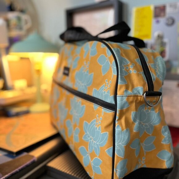 One of a kind Lexie Barnes laminated weekender bag - Picture 4 of 5